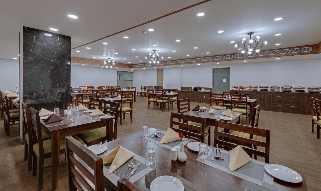 Click Hotel Jaipur, Raja Park Zewnętrze zdjęcie